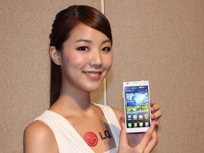 四核心手機新駕到，LG Optimus 4X HD 18,900 元七月上市