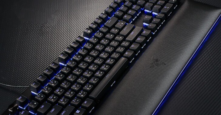 Razer BlackWidow V4 Pro開箱評測：集結歷代特色的機械電競鍵盤，價格7,590元