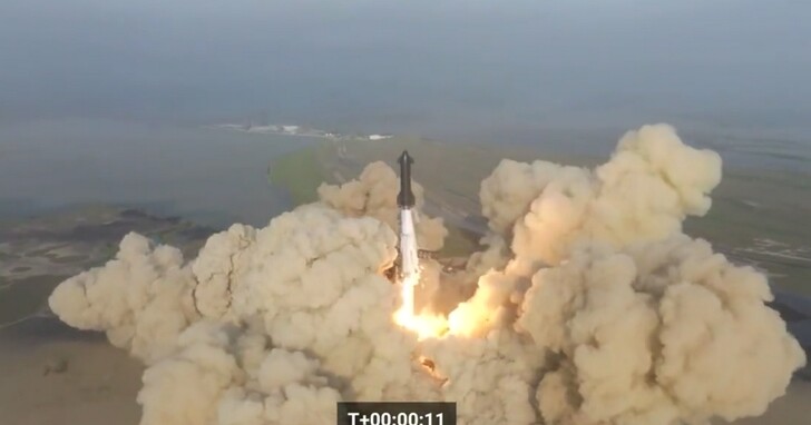 人類最強火箭SpaceX 星艦一飛衝天，但在2分50秒分離前解體爆炸失敗，馬斯克表示幾個月後將再戰