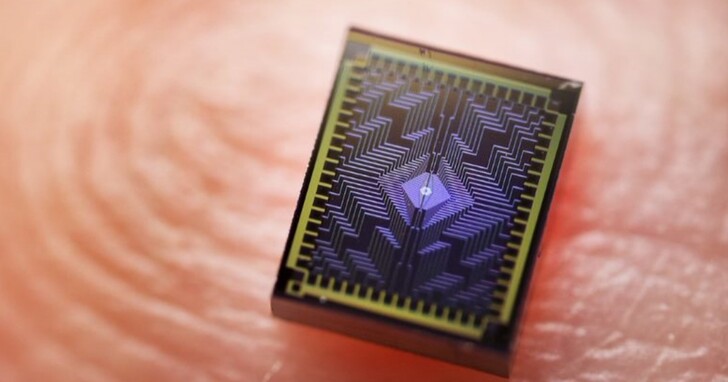 Intel宣布推出全新量子研究晶片Tunnel Falls，95%良率含12個量子位元