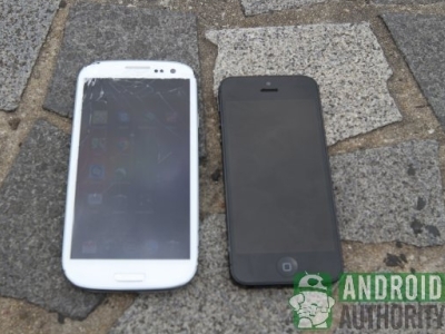 iPhone 5 vs. Galaxy S3 摔落測試，看看誰最耐操！