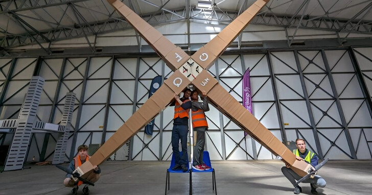 世界上最大的四旋翼無人機騰空而起，重量低於25公斤