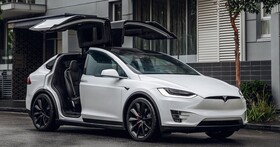 網友許願 Tesla 能推比 Model X 更大的車，馬斯克回覆 OK，但應該只是說說