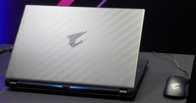 GIGABYTE 2025年筆電發表會：AORUS? MASTER 18解熱能力達275 W，解放更高遊戲效能