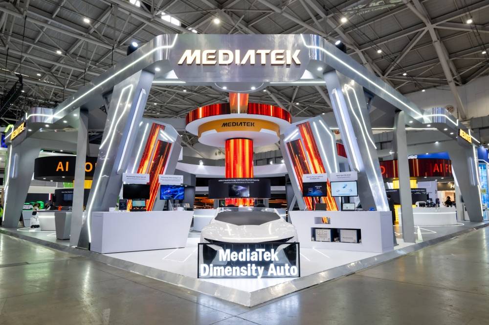 【COMPUTEX 2025】聯發科展出 AI 客製化晶片與混合運算方案,結合 5G、邊緣 AI 與智慧汽車技術