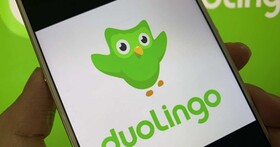 喊了「AI優先」並停止招募新人一年後，Duolingo 執行長宣佈：AI只是輔助、我們仍需要真人