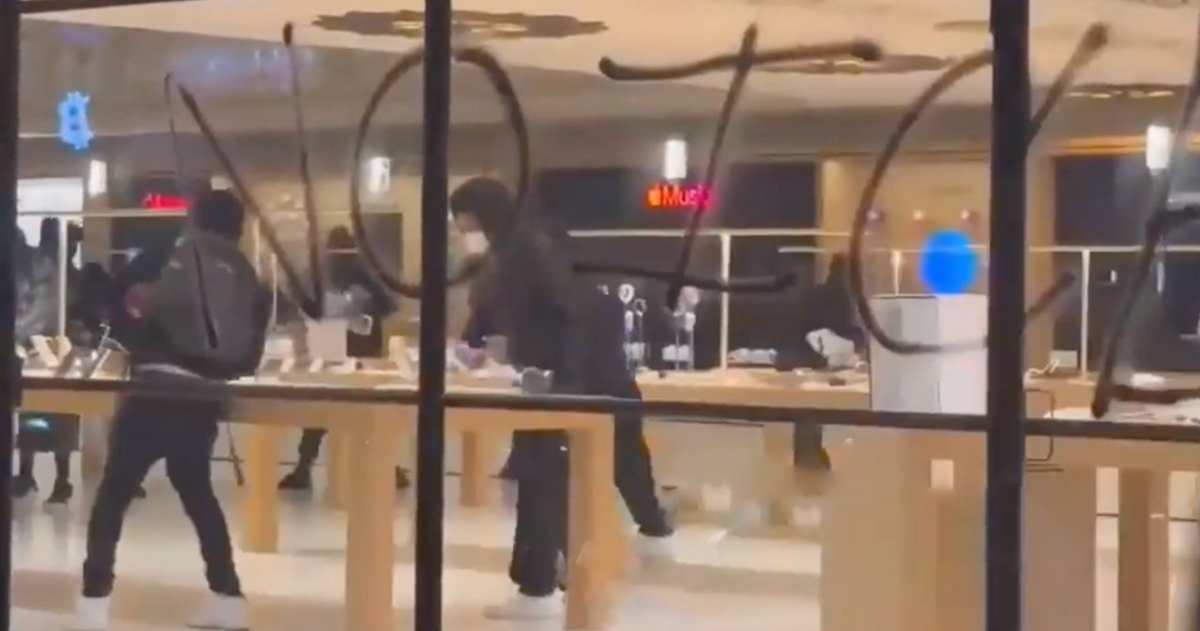Apple 零售店展示機再升級!內建強化追蹤與爆音警告,手機一離店就會狂叫