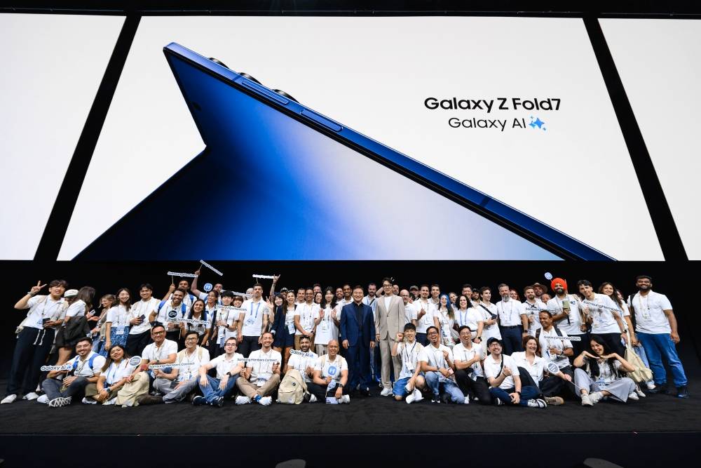 三星 Galaxy AI 用戶數將翻倍，2025 年底目標突破 4 億台裝置