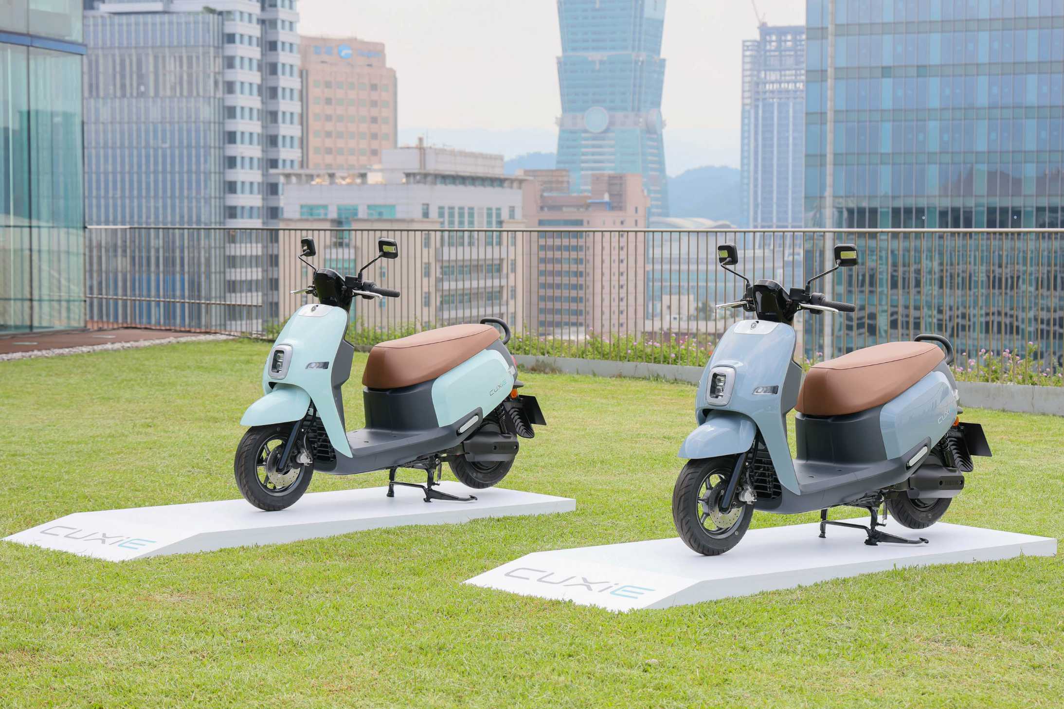 Yamaha CUXiE 純電機車登場,搭載 Gogoro 換電系統、分單雙電池兩版