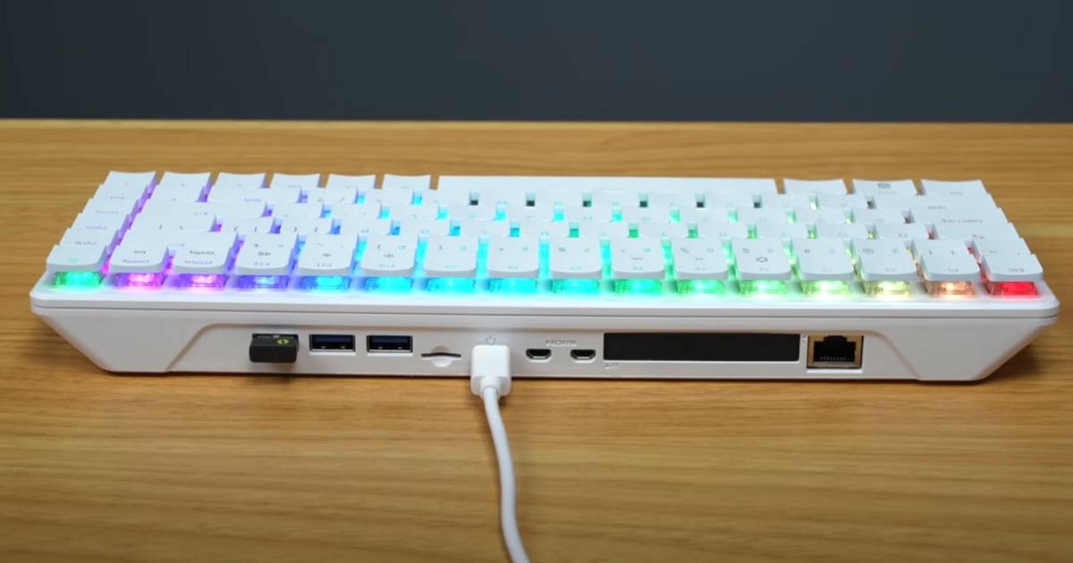 Raspberry Pi 500+ 登場：鍵盤就是電腦、升級機械軸與 RGB 背光