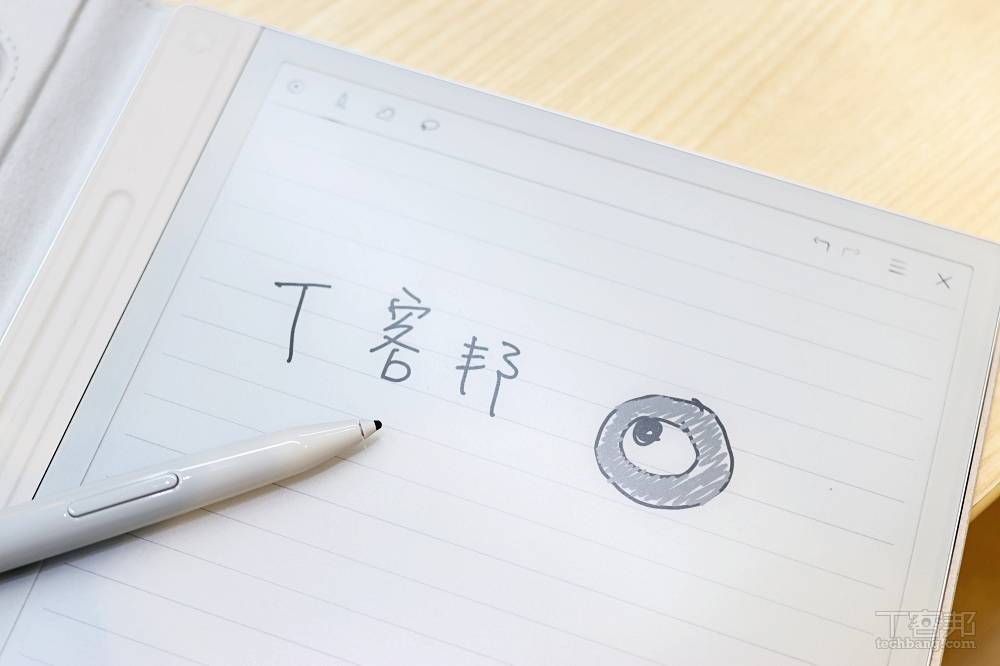 MONTBLANC 推出 Digital Paper 數位書寫板，結合傳統筆觸與現代科技