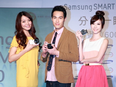 Samsung NX300 微單眼上市，買就送 Adobe Photoshop Lightroom