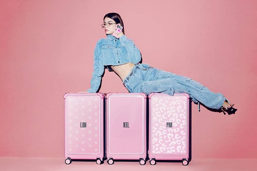 CASETiFY Bounce 行李箱新增亮面粉色新款，具備 Makrolon 材質外殼與 AirTag 收納設計