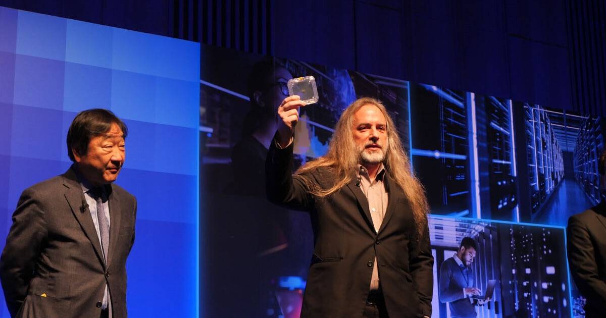 Intel 聯手軟銀打造「ZAM」記憶體，AI 晶片效能將飆升！