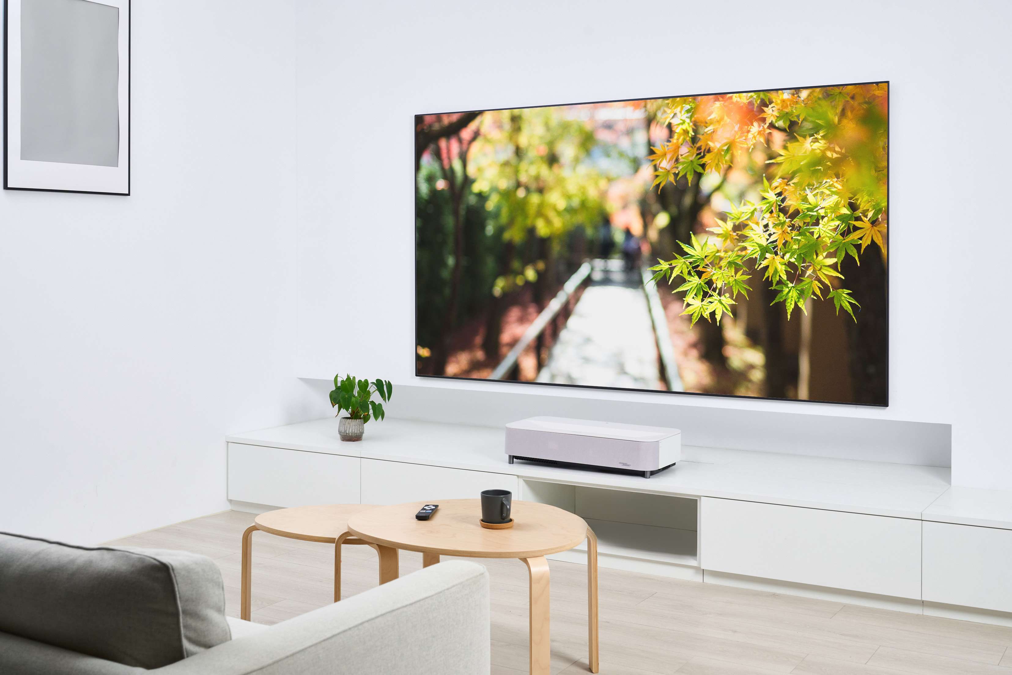 Epson EH-LS970 雷射電視實測：AI 智慧影像，震撼音效體驗，家庭娛樂中心首選