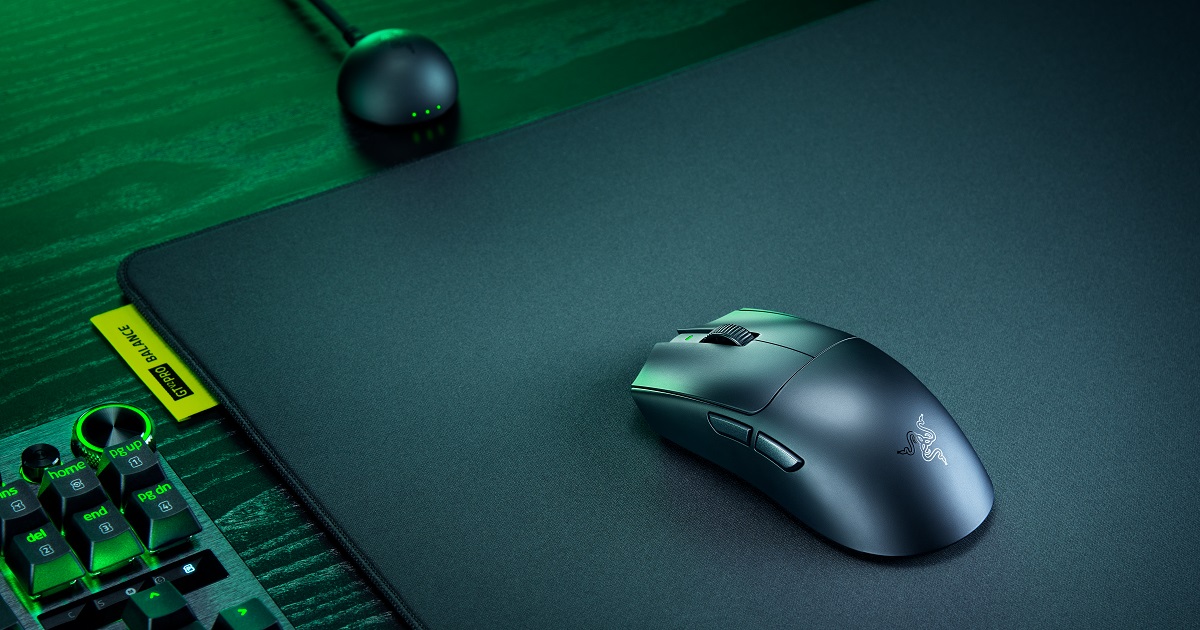 Razer Viper V4 Pro 電競滑鼠、Gigantus V2 Pro 鼠墊登場：8,000Hz 輪詢率搭配 5 種滑動手感鎖定電競玩家