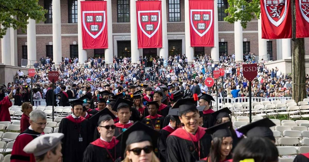A 等成績滿天飛！哈佛大學祭出鐵腕：限制全校本科生拿 A 比例不得超過 20%
