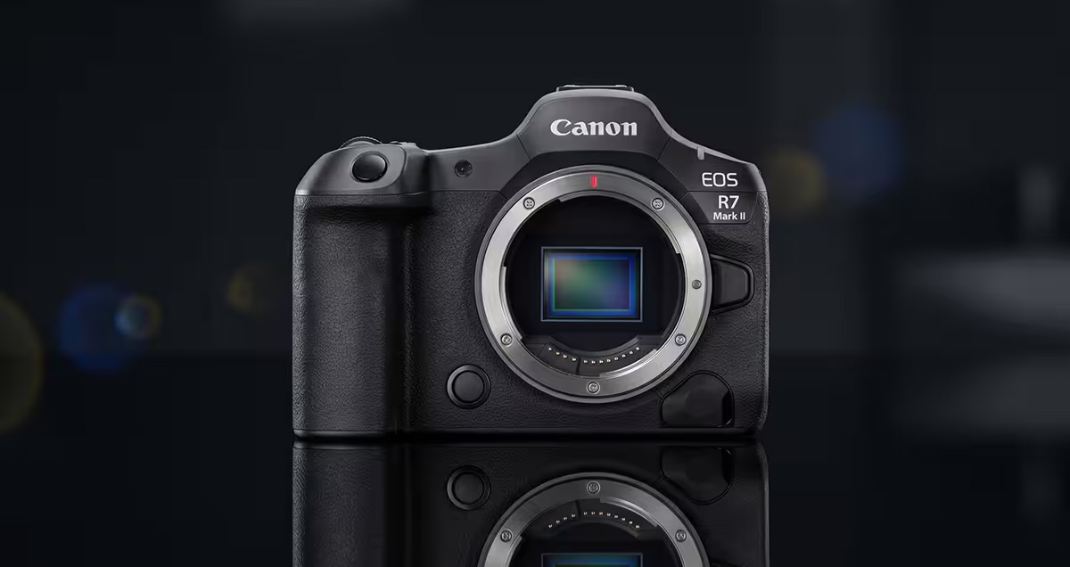 旗艦級 APS-C 機皇再等等！傳 Canon EOS R7 Mark II 將延至 2027 年首季登場