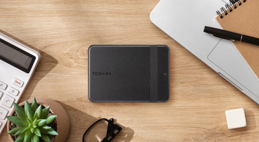 Toshiba 推出 Canvio Ready 行動硬碟，外殼採用部分回收材質製成