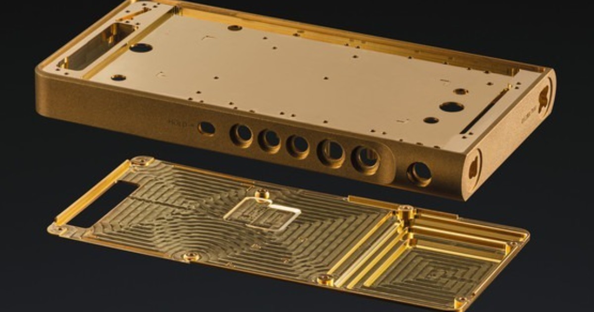 索尼新一代「金磚」Walkman 霸氣登場！全機鍍金無氧銅結構配上旗艦電源下放 聽感細節全面封神