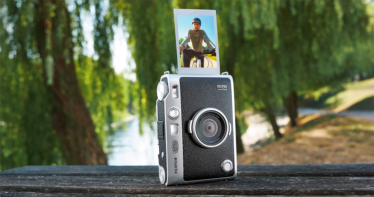 觸控螢幕與底片動態全面升級！Fujifilm 發佈二代混合式馬上看相機 Instax Mini Evo 2