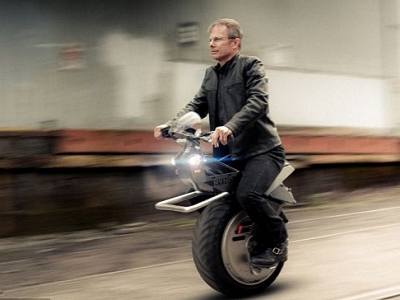 RYNO Motors 推 RYNO  電動獨輪摩托車，最快時速40公里，售價約台幣10萬