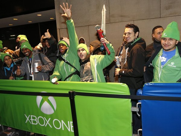 人氣緊追 PS4，Xbox One 開賣 18 天銷量突破 200 萬台