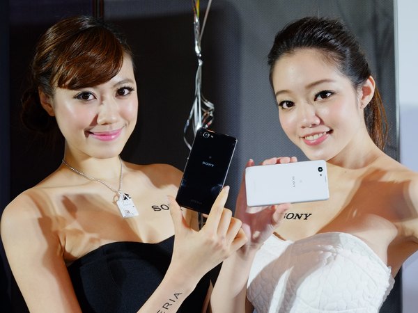 Sony Xperia Z1 Compact 輕旗艦登場，下午 4 點 Yahoo! 首賣，建議售價 15,380 元