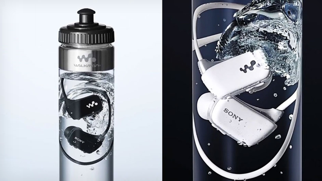 新的 Sony 防水隨身聽這樣賣：放在裝滿水的瓶中販售