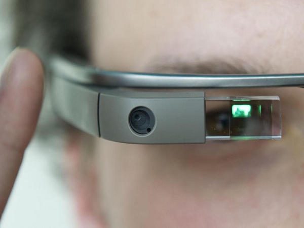 Google Glass 進入英國，結果得先面對各種禁令