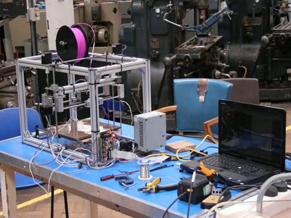美國學生用 Raspberry Pi 自製開發出 Raspberry Pi 3D 列印機