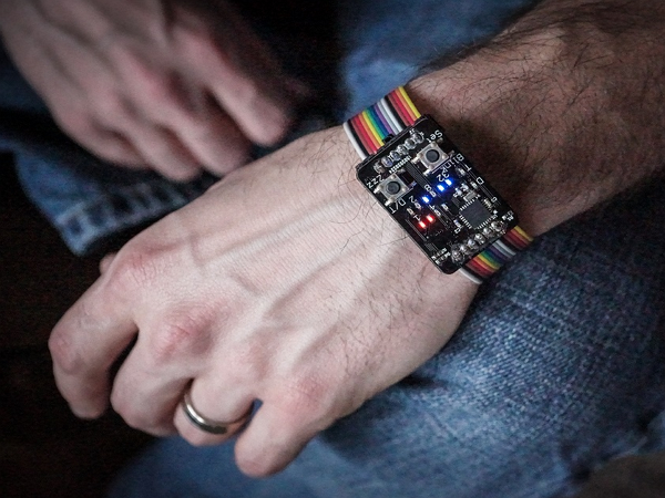 這隻Binary Watch，可能比Apple Watch更吸引你