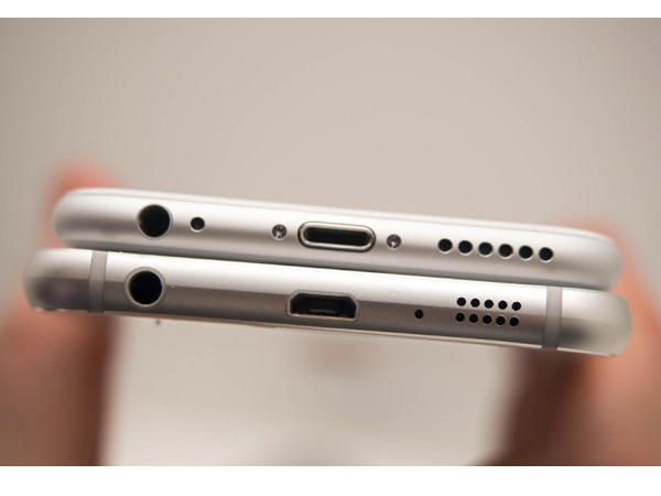 從手機的底部，看出蘋果與三星在工業設計上的不同