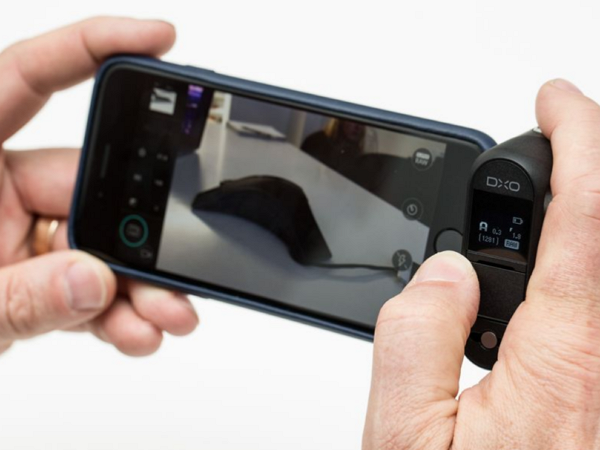 這個 iPhone 外掛相機，是全球最小的一吋感光元件相機