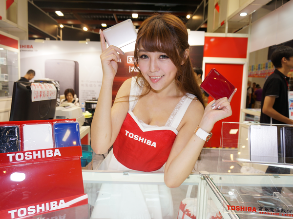 2015台北電腦應用展：Toshiba儲存家族全員到齊，日系1TB隨身硬碟不用兩千
