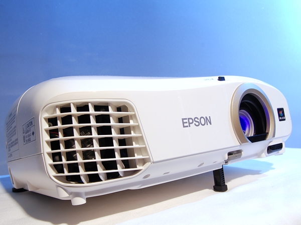 2,200 高流明、480Hz 流暢技術，3D 劇院投影機 Epson EH-TW5300 實測
