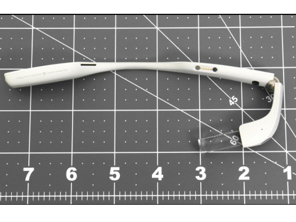 新版 Google Glass 曝光：可折疊設計、防止偷拍指示燈