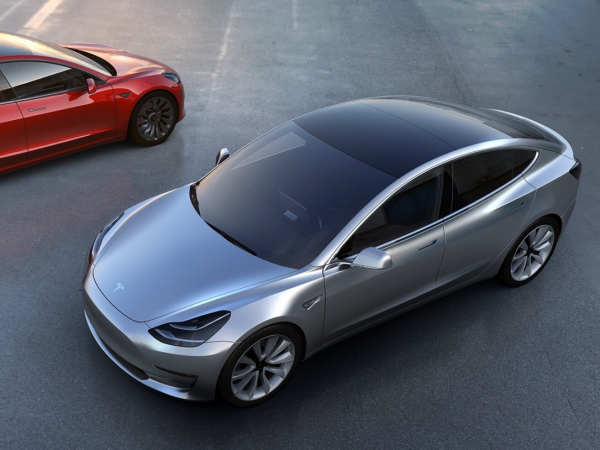 最平價特斯拉現身，Tesla Model 3 約台幣 115 萬即可入手
