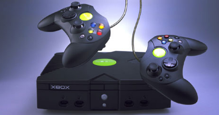 時光回到1999年，當初第一代Xbox的搖桿設計本來要長這樣