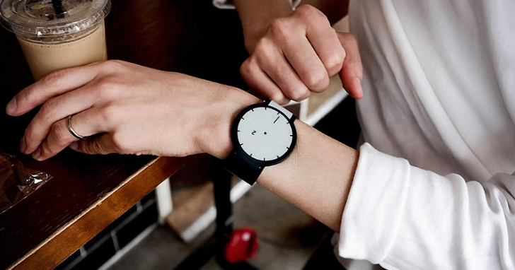 連錶帶都可以隨身變，Sony FES Watch U 電子紙手錶將於11月上旬出貨