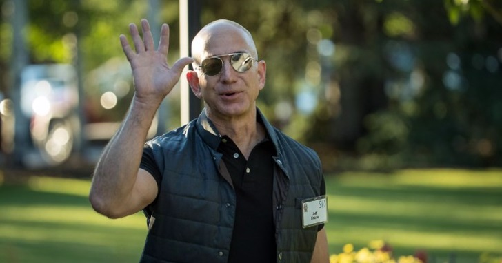 亞馬遜 CEO Jeff Bezos 身價達 906 億美金，一度幹掉比爾蓋茲當了半小時的世界首富