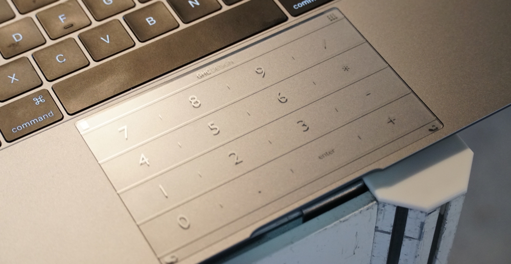 把筆電的觸控板變第二鍵盤，Luckey 推出觸控板專用薄膜鍵盤貼