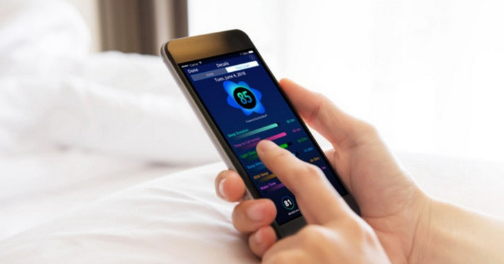 把手機變成「睡眠監測儀」，「SleepScore」想讓睡眠評估更簡單