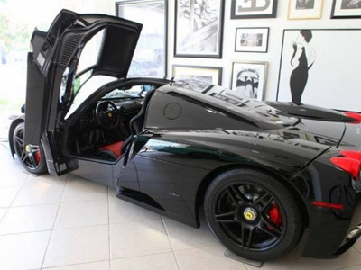 【熱門話題】Ferrari Enzo超級跑車 for sale！非常稀有的 Nero黑車色！
