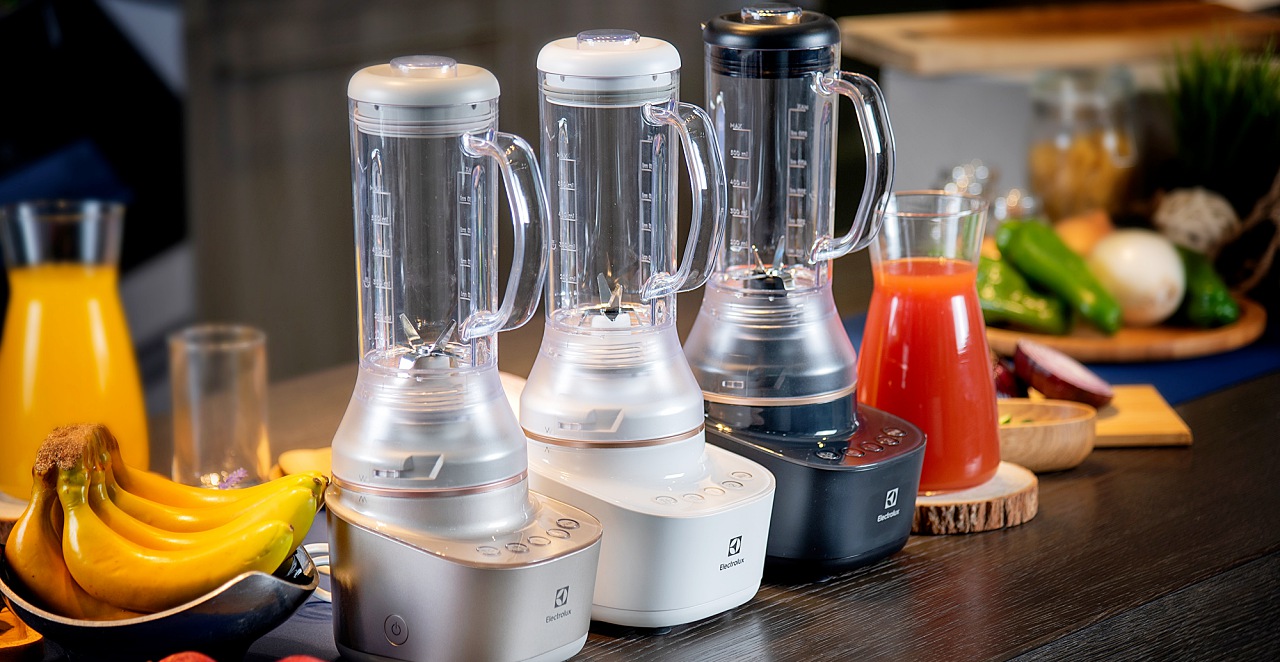 伊萊克斯推出全新「主廚系列」全能調理果汁機，搭載10度傾角設計與三段瞬速功能
