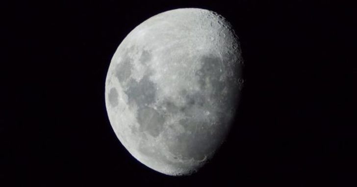 中國主筆質疑P30 Pro 拍出的清晰月亮相片是P圖被開除，執行長受連帶處分