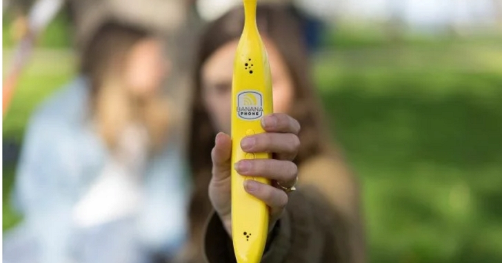 忘掉諾基亞的香蕉機，這個沒有螢幕的手機才是真正的香蕉機