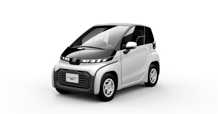 TOYOTA 推出兩人座「超小型 EV」，日本明年冬季上市
