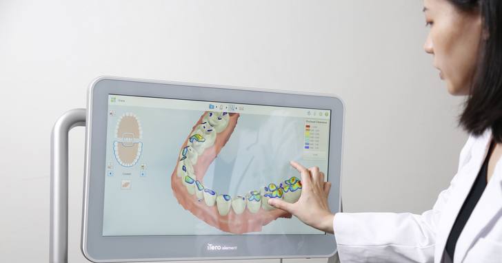 臺大醫院攜手愛齊科技培育牙科人才，數位口腔掃描儀進駐教學現場
