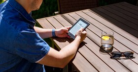 樂天Kobo發表最新6吋入門級電子書閱讀器 Kobo Nia，售價台幣2999元再送300元購書金